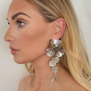 Waterfall Elegant Silver Floral Drop Statement Earnings Brand New Never Worn